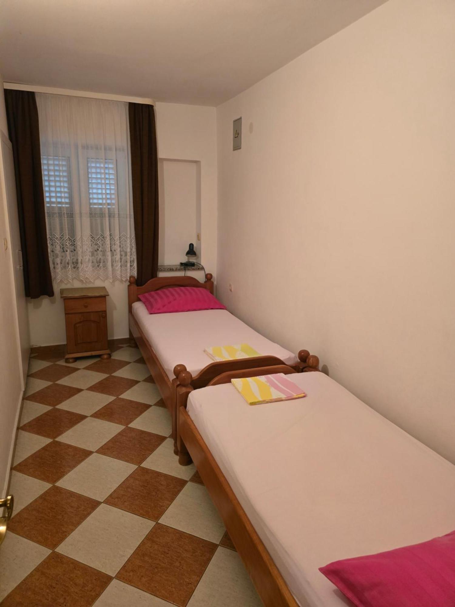 Apartments Mladenka Senj  Eksteriør billede