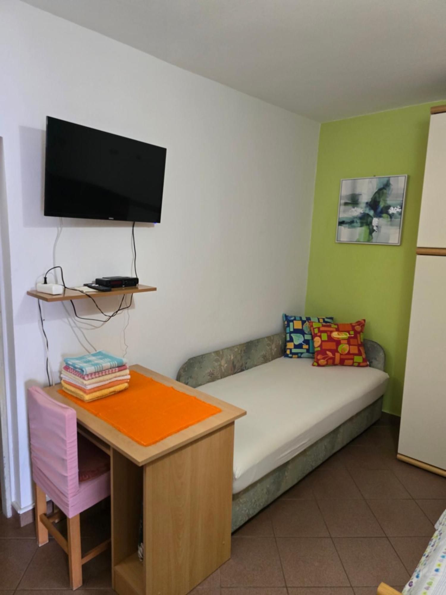 Apartments Mladenka Senj  Eksteriør billede