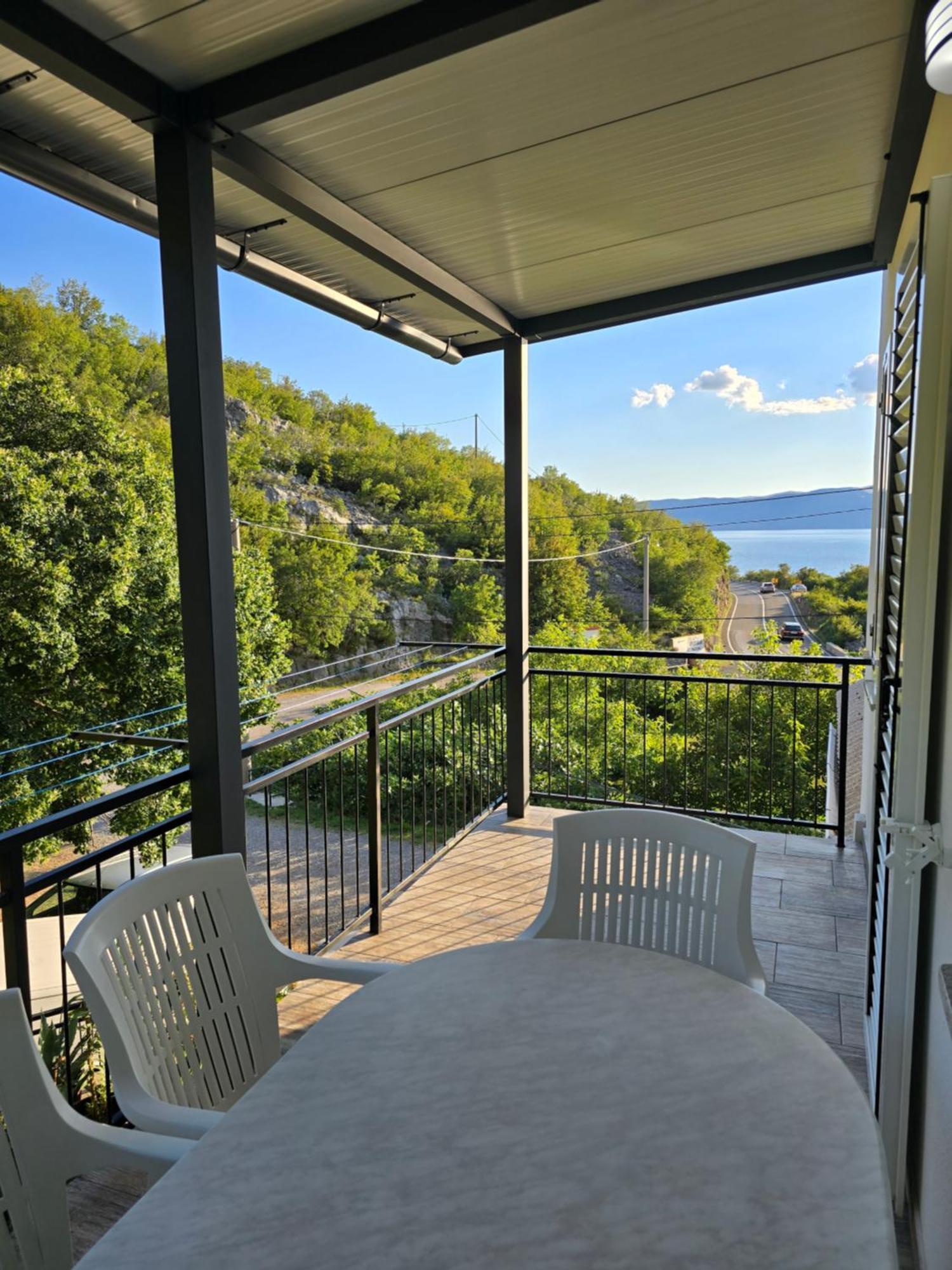 Apartments Mladenka Senj  Eksteriør billede