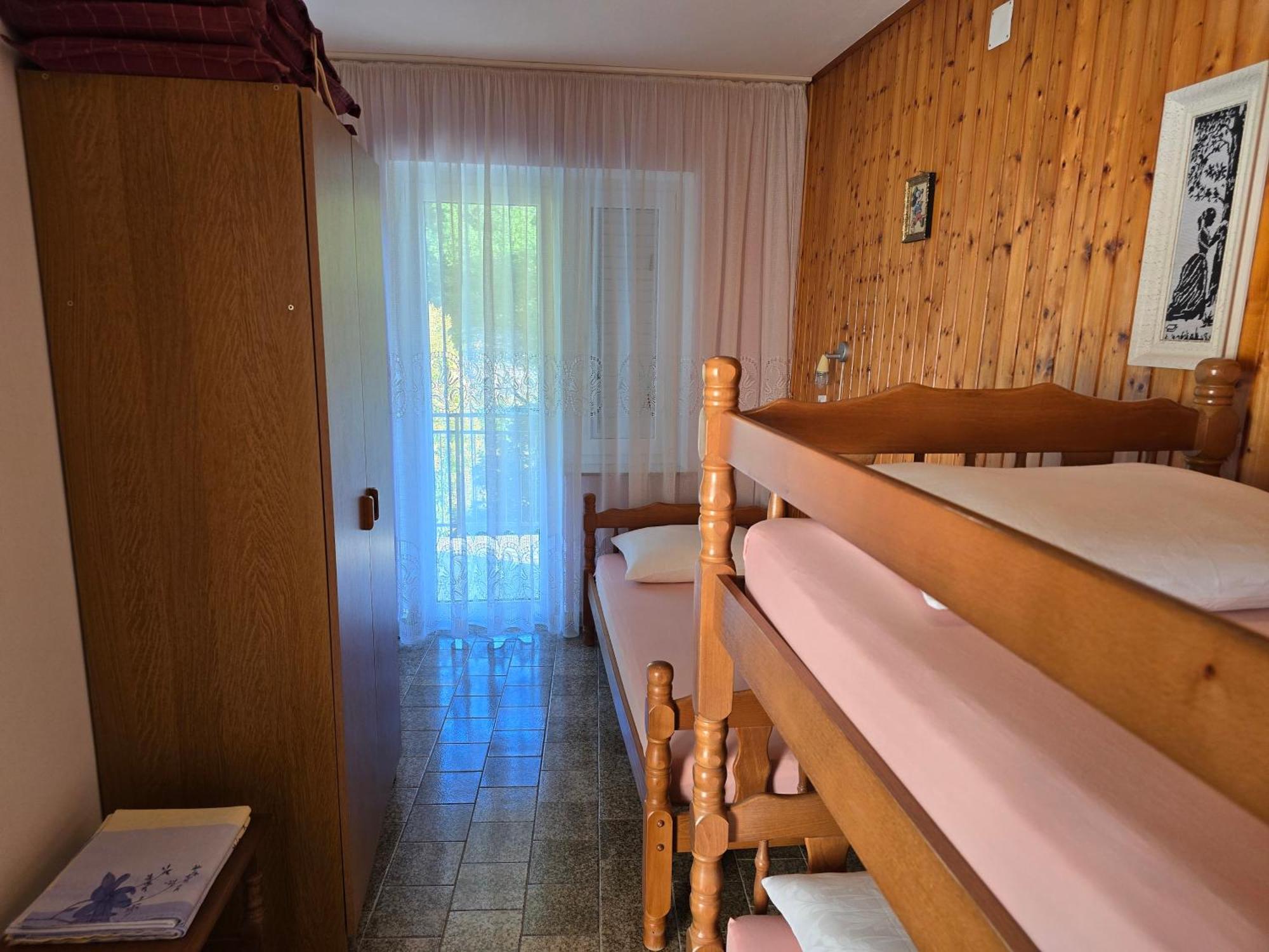 Apartments Mladenka Senj  Eksteriør billede