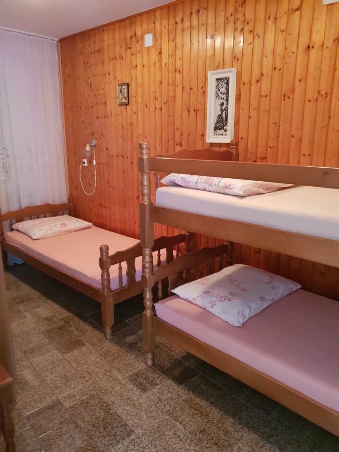 Apartments Mladenka Senj  Eksteriør billede